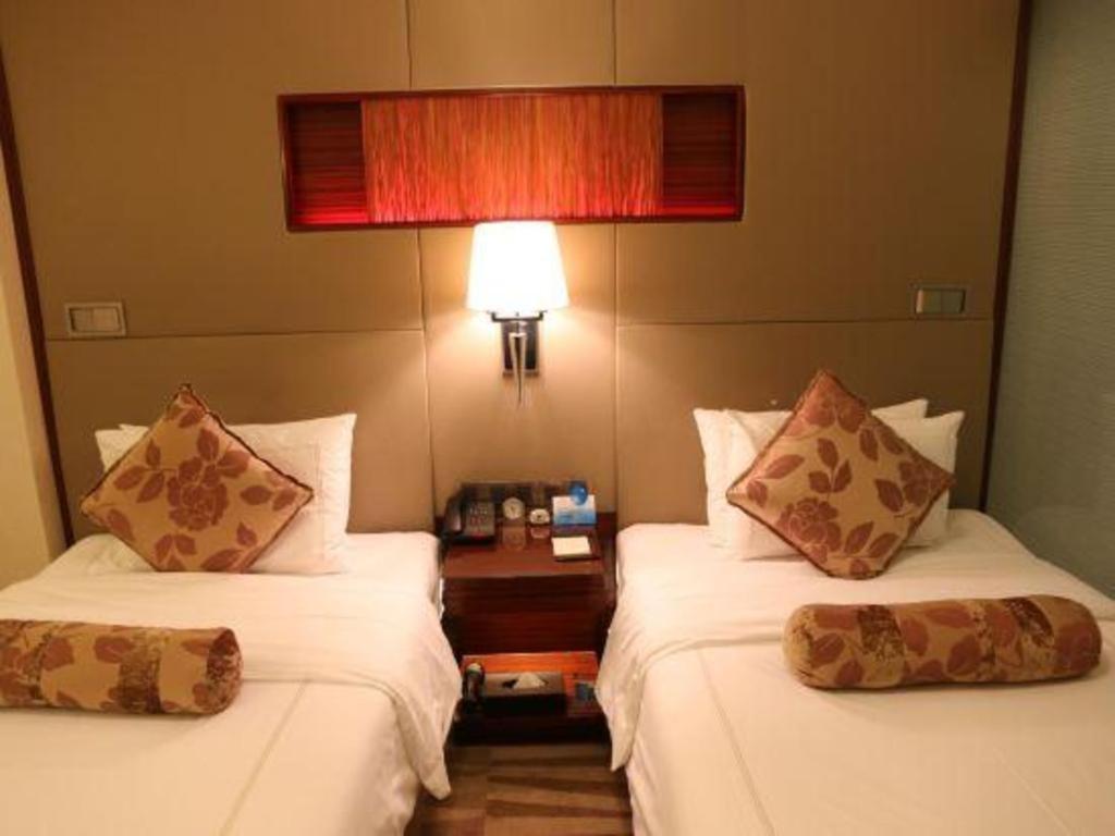 Jinan Silver Plaza Quancheng Hotel Exterior photo