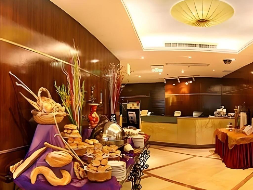 Jinan Silver Plaza Quancheng Hotel Exterior photo